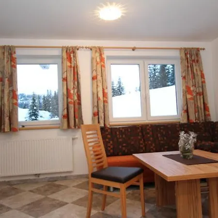 Dorferhaus 아파트 쾨닉슬라이텐